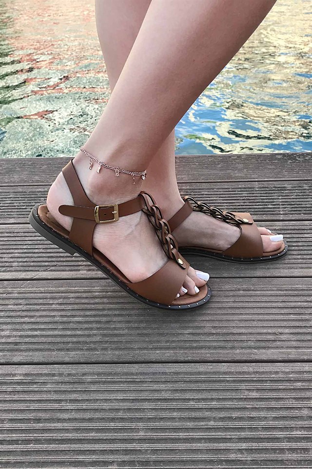 Bianco Lucci Kadın Zincir Desenli Sandalet - Kahverengi