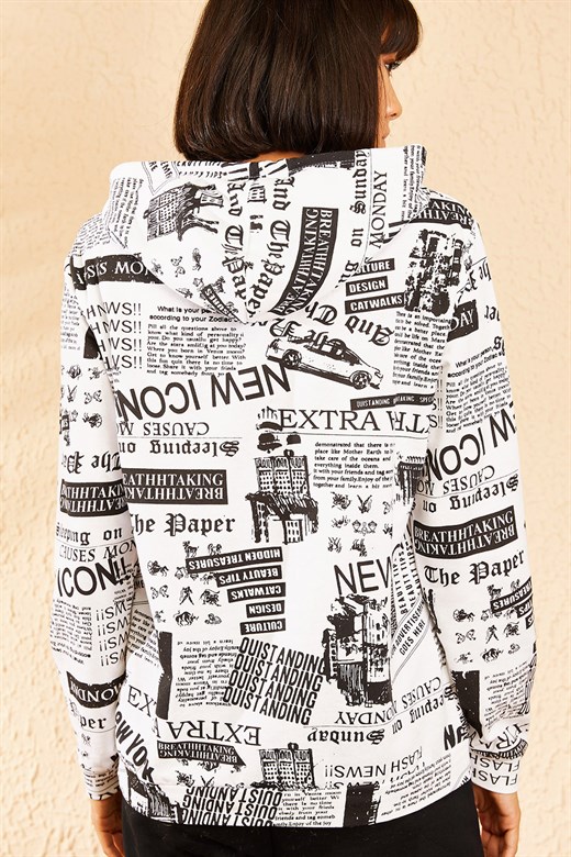 Bianco Lucci Kadın Kapüşonlu Gazete Baskılı Oversize Sweatshirt - Beyaz