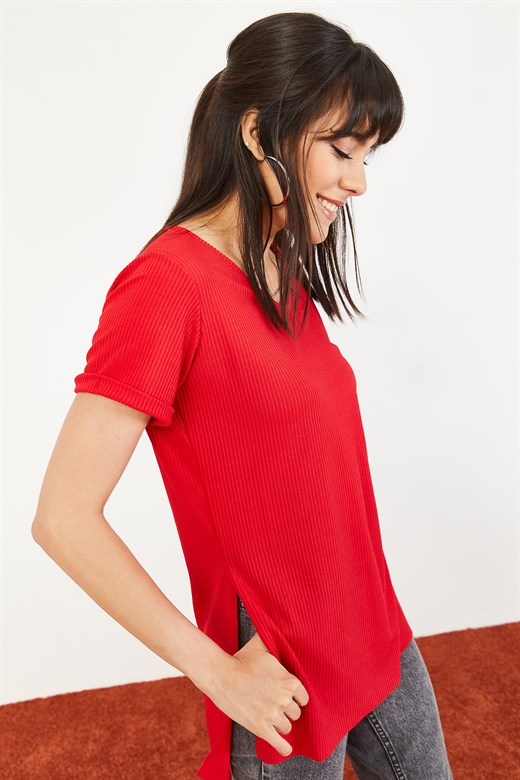 Bianco Lucci Kadın Kol Yan Yırtmaçlı Kol Detay Kaşkorse T-Shirt - Kırmızı