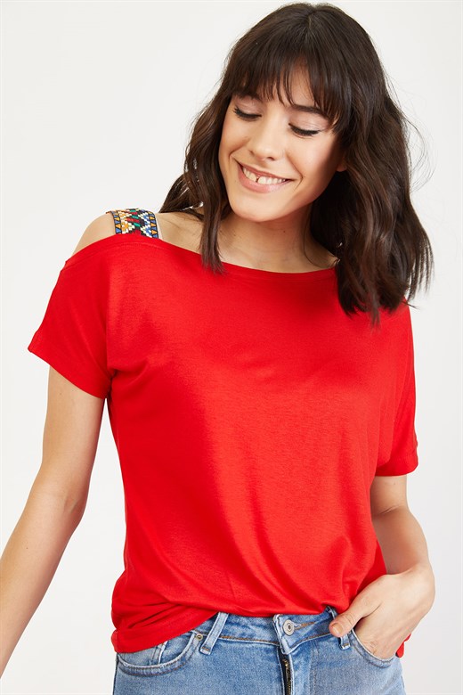 Bianco Lucci Kadın Omuz Askılı İşlemeli Bluz - Kırmızı