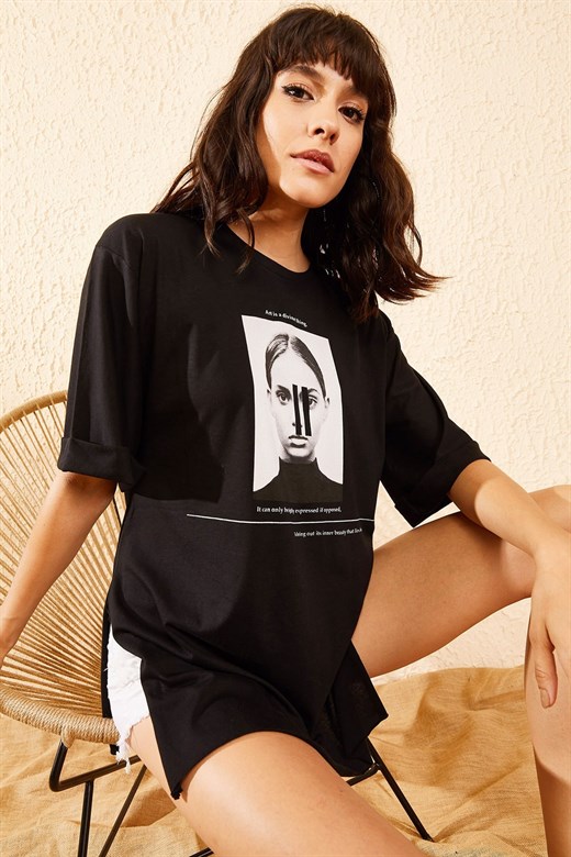 Bianco Lucci Kadın Pause Baskılı Kol Katlamalı Yan Yırtmaçlı Oversize T-Shirt - Siyah