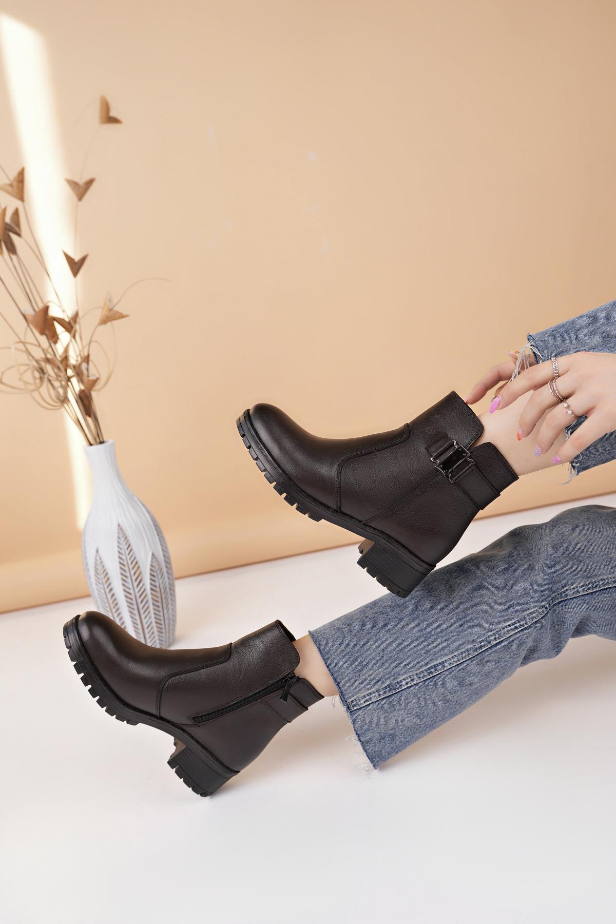 Castle Black 16463 Kahve Hakiki Deri Kışlık Kadın Bot