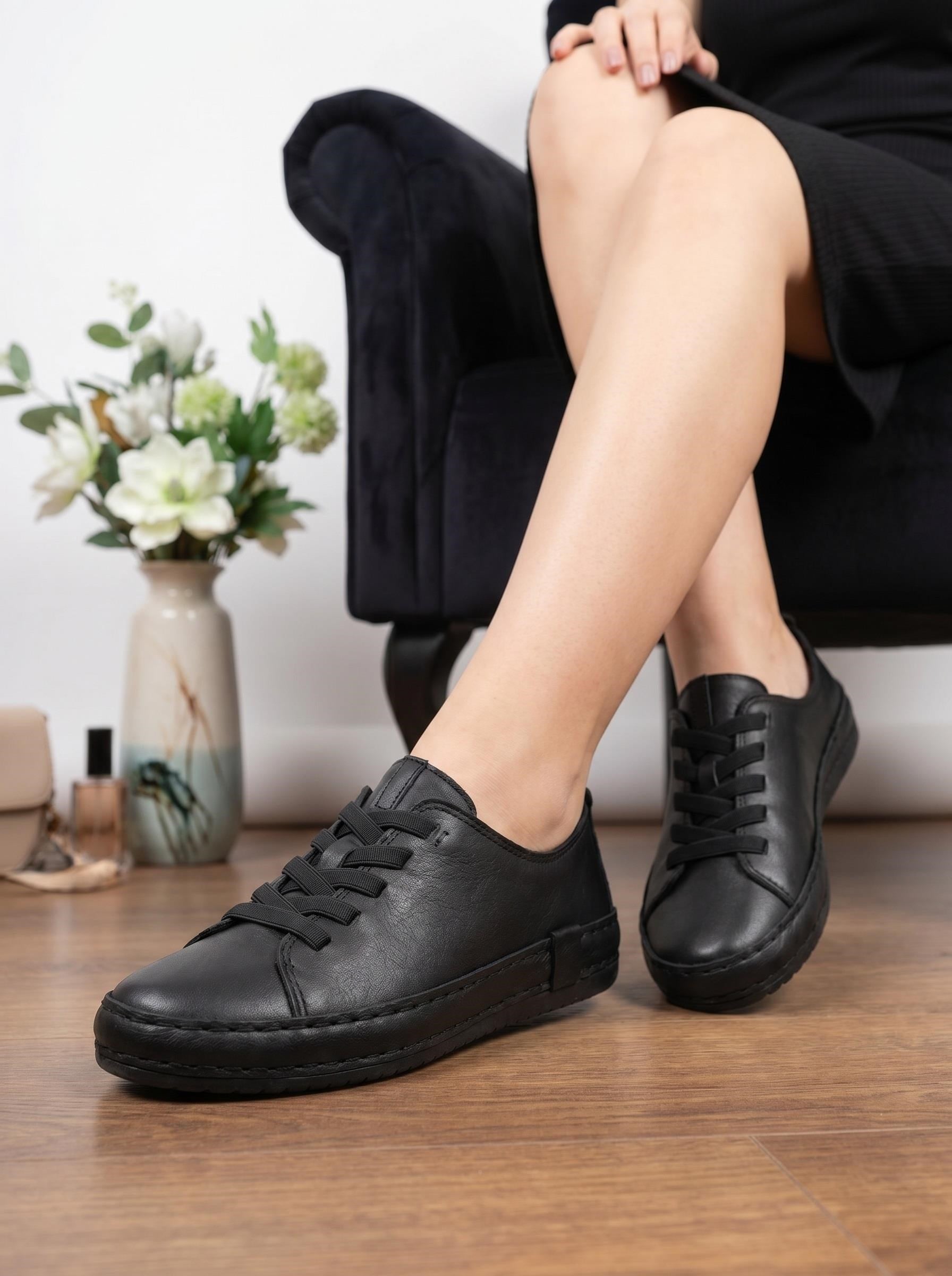 Freefoot 12906 Siyah Hakiki Soft Deri Günlük Kadın Ayakkabı