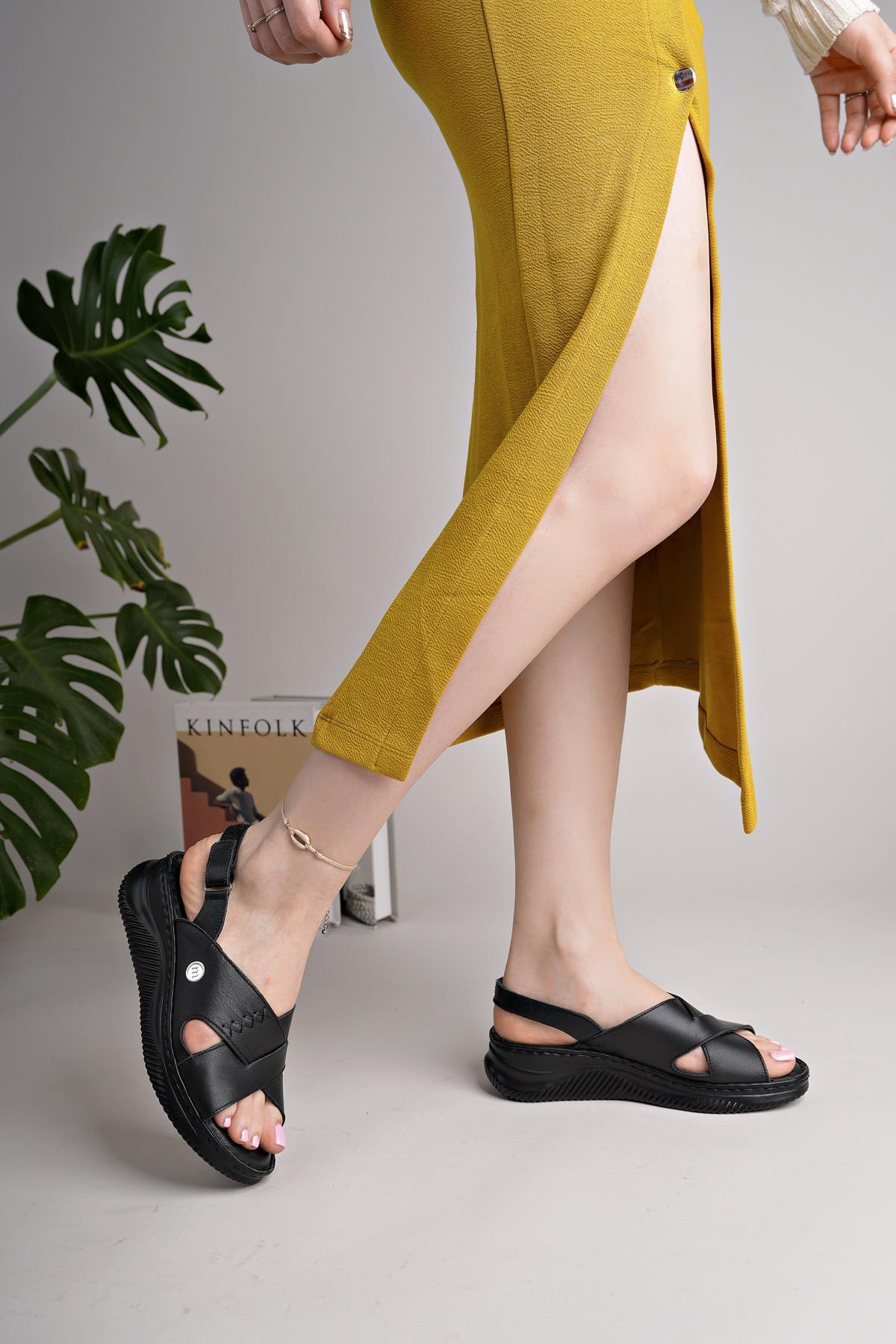 Mammamia D25YS 2855 Siyah Hakiki Deri Kadın Sandalet