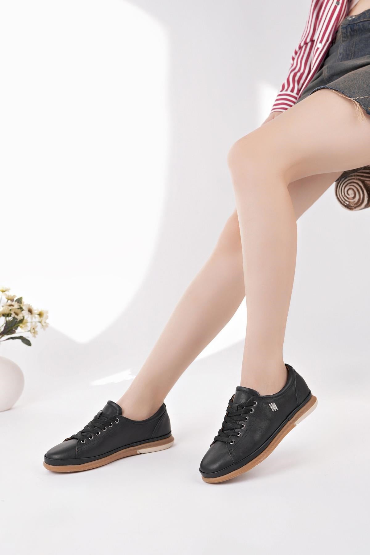 Modessa 160 Siyah Bağcıklı Hakiki Soft Deri Kadın Ayakkabı