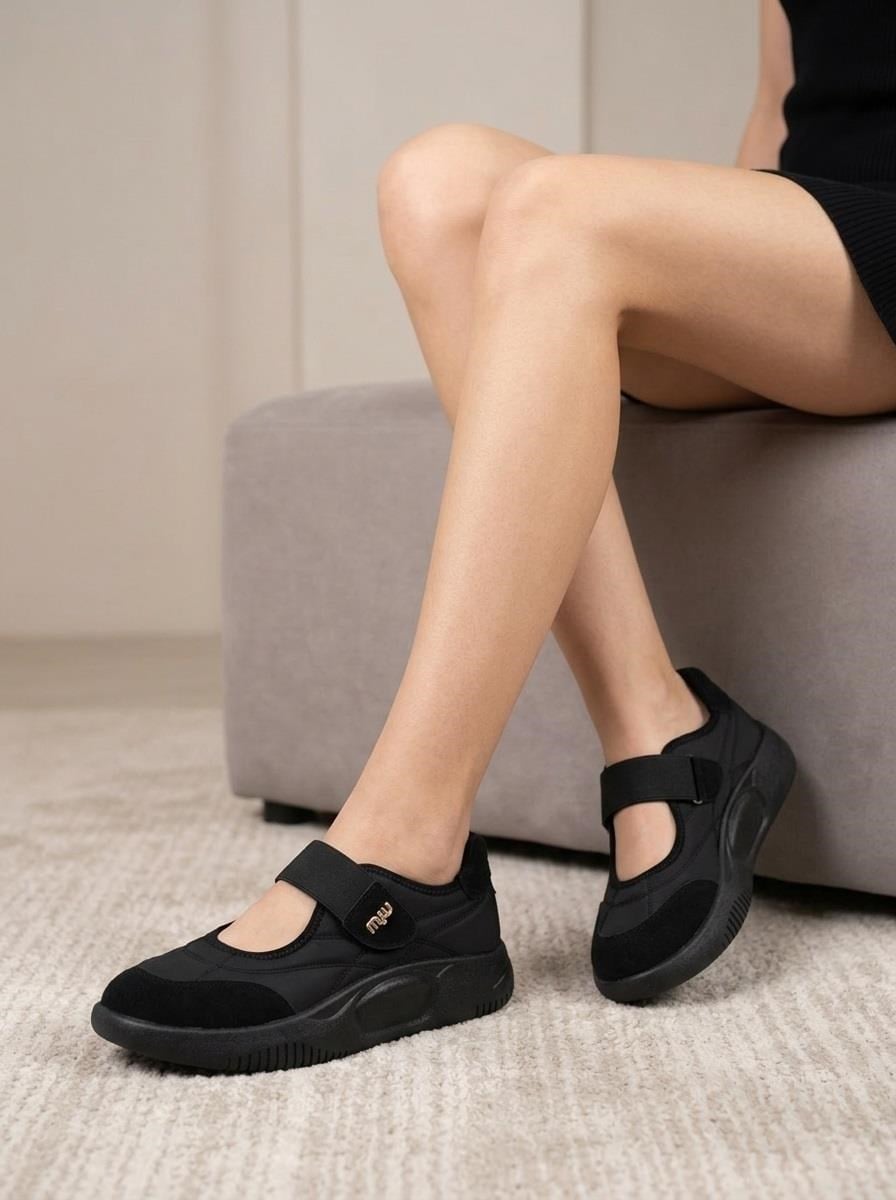 Nesil Shoes Conf 112 Siyah Cırtlı Anatomik Kadın Sneakers
