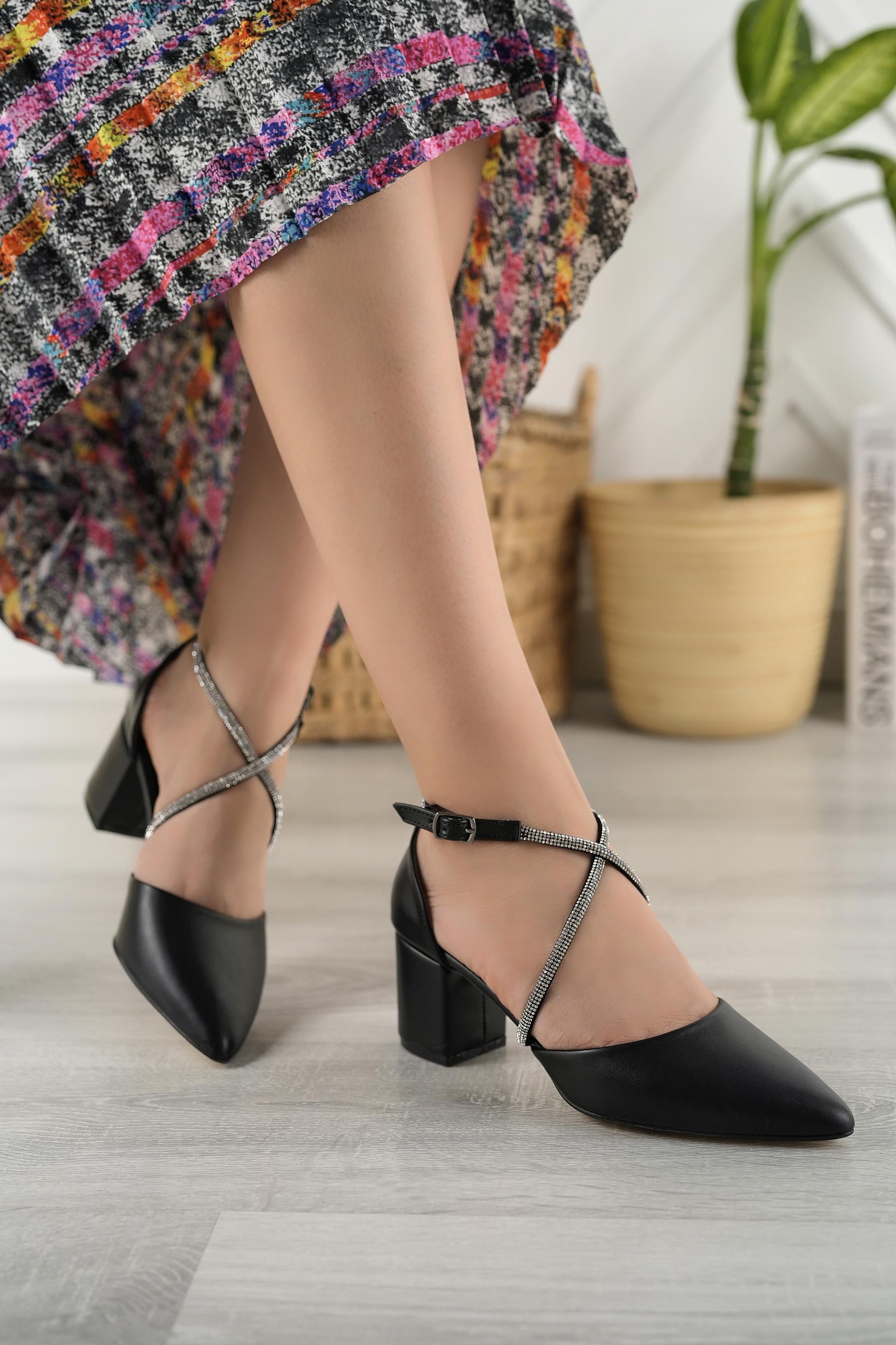 Nesil Shoes Elva 054 Siyah Taşlı Topuklu Kadın Ayakkabı