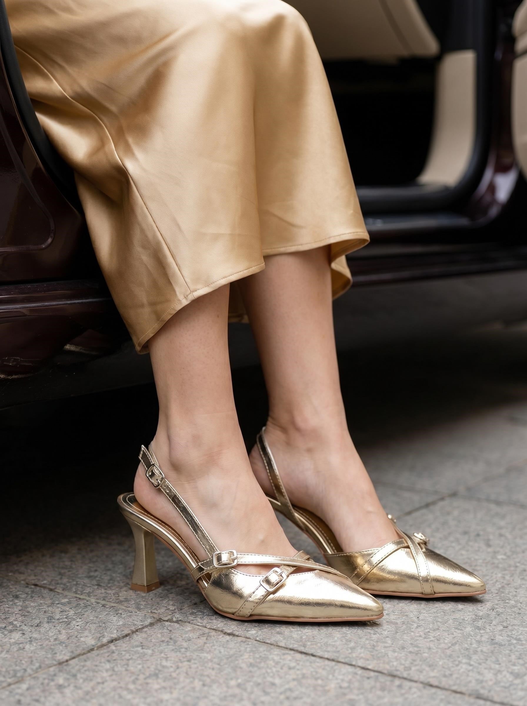 Nesil Shoes Uraz 500 Altın Çift Toka Kadın Sandalet