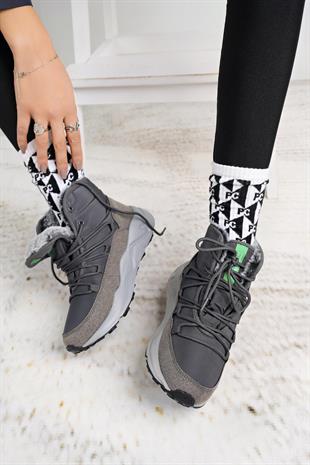 Benetton 11156 Füme Su Geçirmez Kürklü Kadın Spor Bot