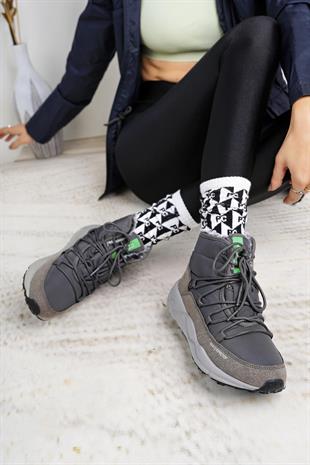 Benetton 11156 Füme Su Geçirmez Kürklü Kadın Spor Bot