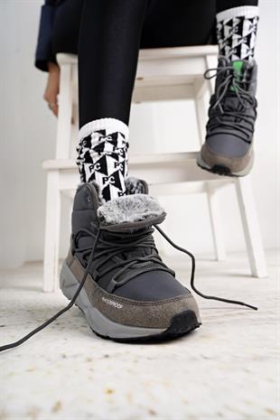 Benetton 11156 Füme Su Geçirmez Kürklü Kadın Spor Bot