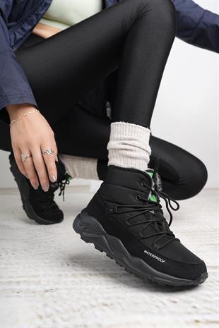 Benetton 11156 Siyah Su Geçirmez Kürklü Kadın Spor Bot