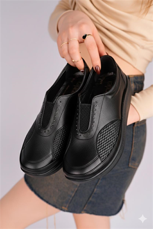 Capella 4304 Siyah Hakiki Deri Kemik çıkıntı Kadın Ayakkabısı