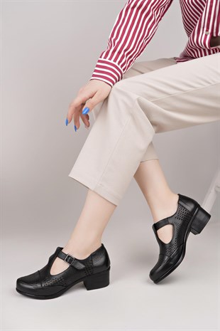 Castle Black 165 Siyah Hakiki Deri Topuklu Kadın Ayakkabı