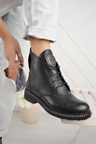 Castle Black 20915-1 Siyah Hakiki Deri Fermuarlı Kadın Bot