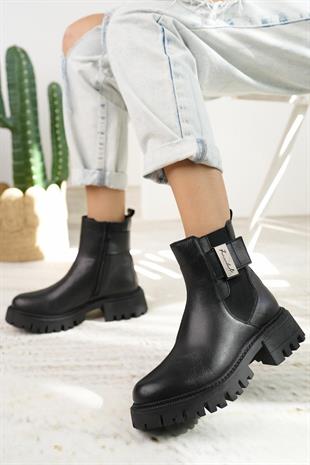 Castle Black 23781-1 Siyah Hakiki Deri Fermuarlı Kadın Bot