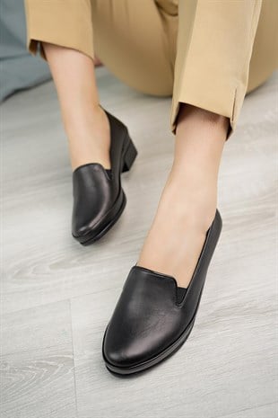 Castle Black 24553 Siyah Hakiki Deri Topuklu Kadın Ayakkabı