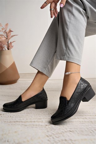 Castle Black 24604 Siyah Hakiki Deri Topuklu Kadın Ayakkabı