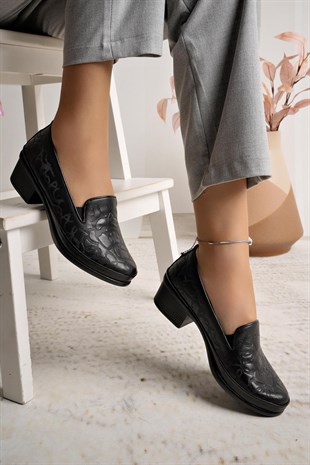 Castle Black 24604 Siyah Hakiki Deri Topuklu Kadın Ayakkabı