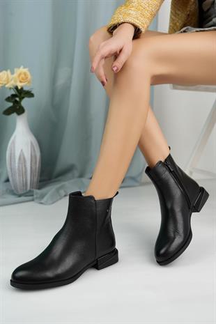 Castle Black 27492-1 Siyah Hakiki Deri Fermuarlı Kadın Bot