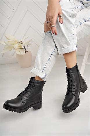 Castle Black 3680-1 Siyah Hakiki Deri Fermuarlı Kadın Bot