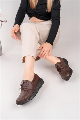 Castle Black 42640 Kahve Hakiki Deri Anatomik Kadın Ayakkabı