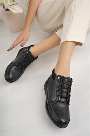 Castle Black 42647-121 Siyah Hakiki Deri Kürklü Kadın Bot