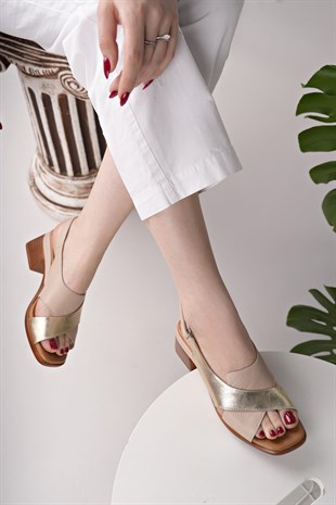 Castle Black 45208 Bej Altın Hakiki Deri Topuklu Kadın Sandalet