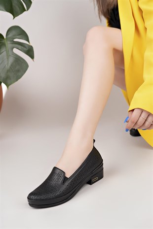 Castle Black 5421 Siyah Hakiki Deri Topuklu Kadın Ayakkabı