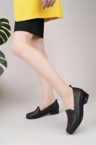 Castle Black 5421 Siyah Hakiki Deri Topuklu Kadın Ayakkabı