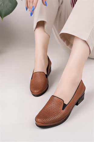 Castle Black 5421 Taba Hakiki Deri Topuklu Kadın Ayakkabı