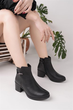 Castle Black 92157 Siyah Hakiki Deri Kışlık Topuklu Kadın Bot