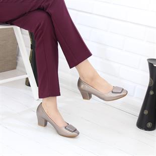 Desca 220 Platin Sıvama Topuklu Günlük Kadın Ayakkabı