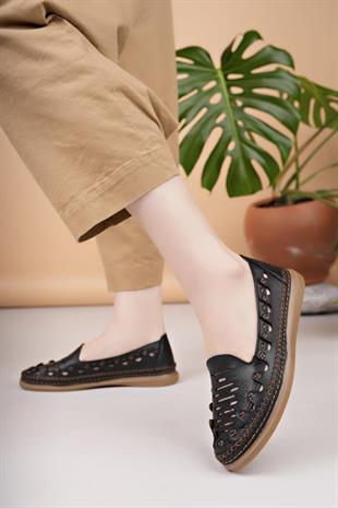 Mammamia D25YA 345 Siyah Hakiki Deri Delikli Kadın Ayakkabı