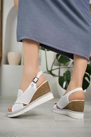 Mammamia D25YS 2640 Beyaz Hakiki Deri Dolgu Kadın Sandalet