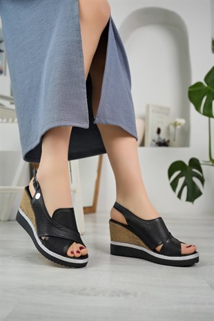 Mammamia D25YS 2640 Siyah Hakiki Deri Dolgu Kadın Sandalet