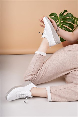 Modessa 121 Beyaz Bağcıklı Hakiki Soft Deri Kadın Ayakkabı