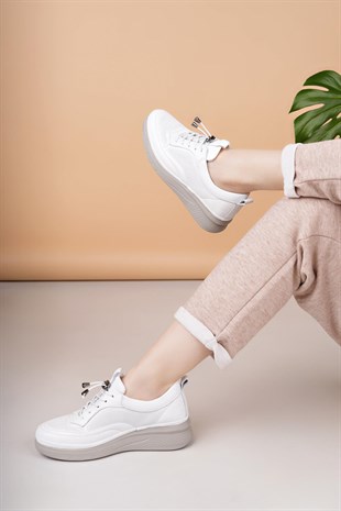 Modessa 121 Beyaz Bağcıklı Hakiki Soft Deri Kadın Ayakkabı