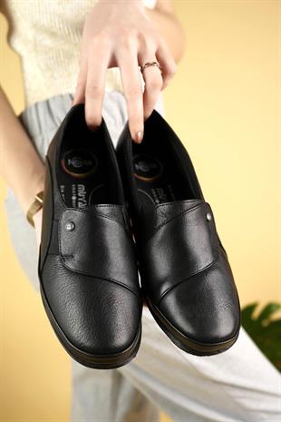 Muya 321789 Siyah Hakiki Deri 6 Nokta Lastikli Kadın Ayakkabı