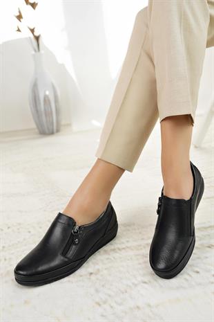 Muya 321829 Siyah Hakiki Deri 6 Nokta Fermuarlı Kadın Ayakkabı