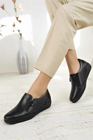 Muya 321829 Siyah Hakiki Deri 6 Nokta Fermuarlı Kadın Ayakkabı