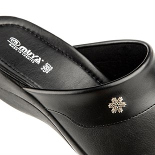 Muya Ness 32926 Siyah Önü Kapalı Kadın Ev Terliği