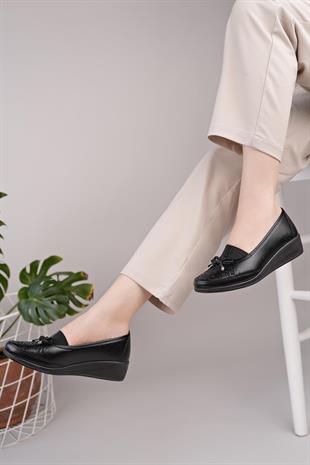 Nesil Shoes Ayzen 4020 Siyah Dolgu Topuk Kadın Ayakkabı