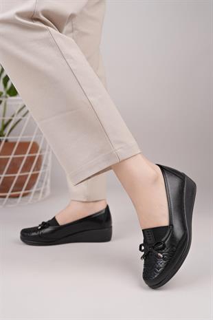 Nesil Shoes Ayzen 4020 Siyah Dolgu Topuk Kadın Ayakkabı