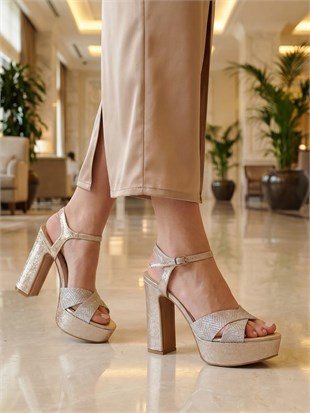 Nesil Shoes Carel 2057 Altın Simli Platform Kadın Sandalet