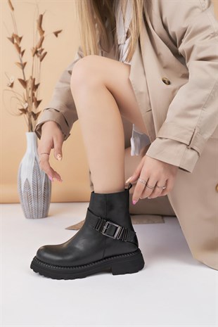 Nesil Shoes Carel 572 Siyah Toka Detay Fermuarlı Kadın Bot