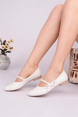 Nesil Shoes Ceylan 360 Beyaz İnci Detaylı  Kadın Babet