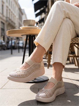 Nesil Shoes Conf 212 Ten Taşlı Anatomik Kadın Sneakers