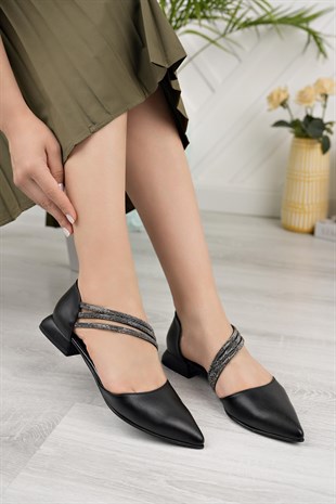 Nesil Shoes Desca 557 Siyah Yanı Açık Taş Detaylı Kadın Ayakkabı