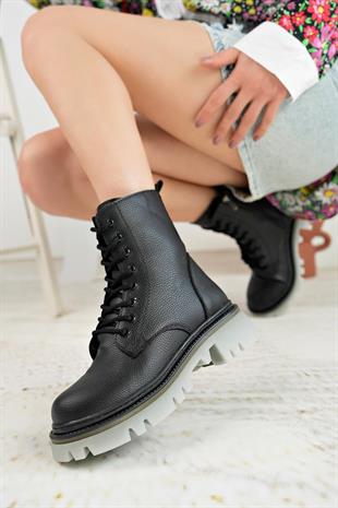 Nesil Shoes Dvm 5010 Siyah Bağcıklı Kadın Bot